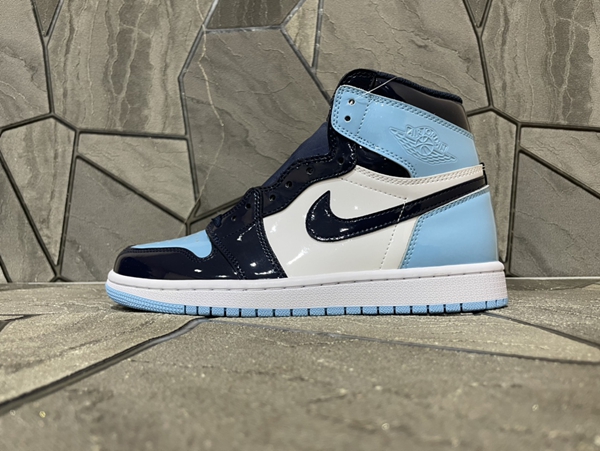 ナイキ靴正面デザイン